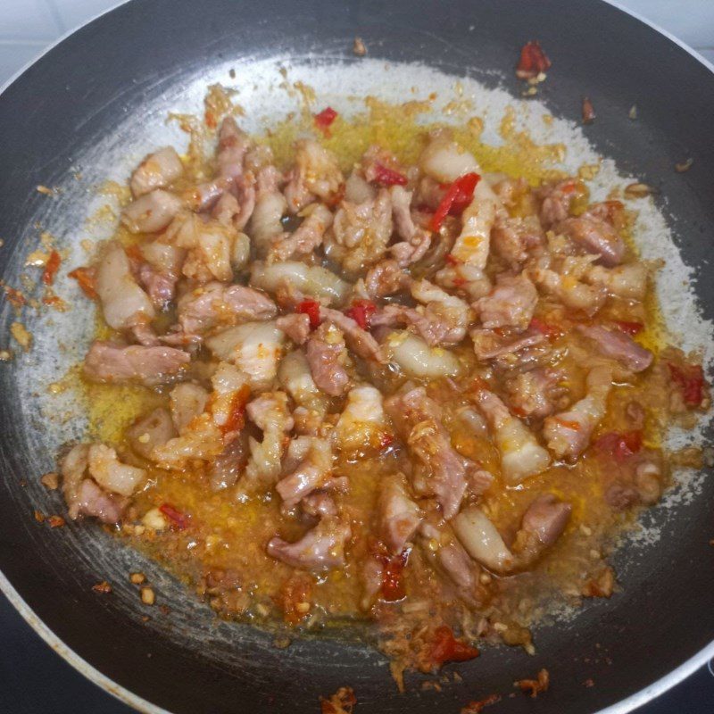 Step 4 Stir-fried banana flowers with pork