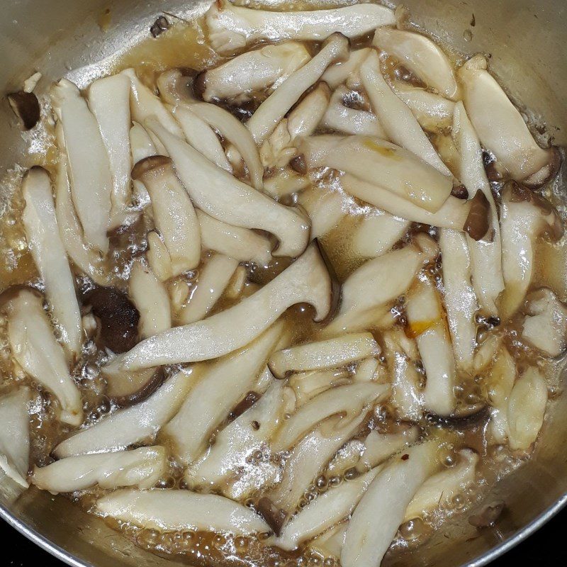 Step 4 Stir-frying rice noodles Stir-fried rice noodles