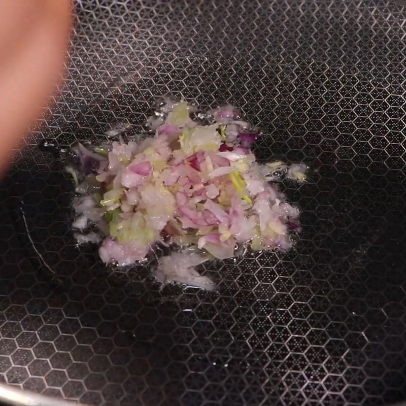 Step 3 Stir-fry dried fish Fried salty fish rice