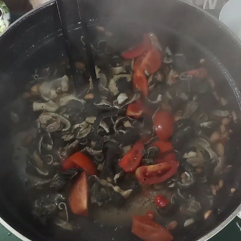 Step 3 Stir-fried goat intestines Stir-fried goat intestines with Vietnamese coriander