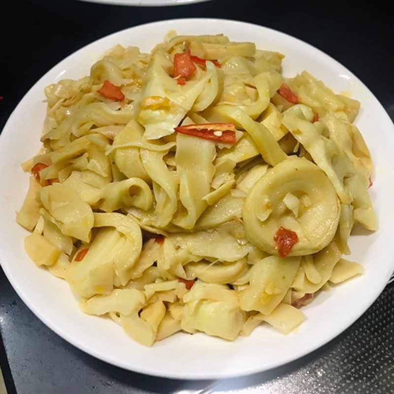 Step 3 Finished dish Stir-fried bamboo shoots with garlic