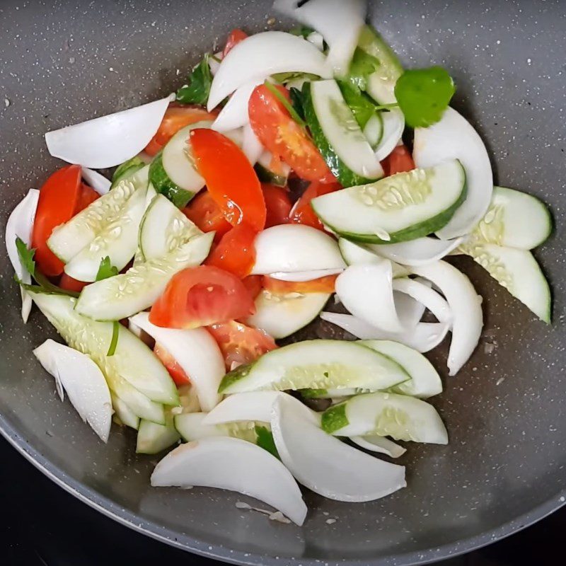 Step 3 Stir-fried squid