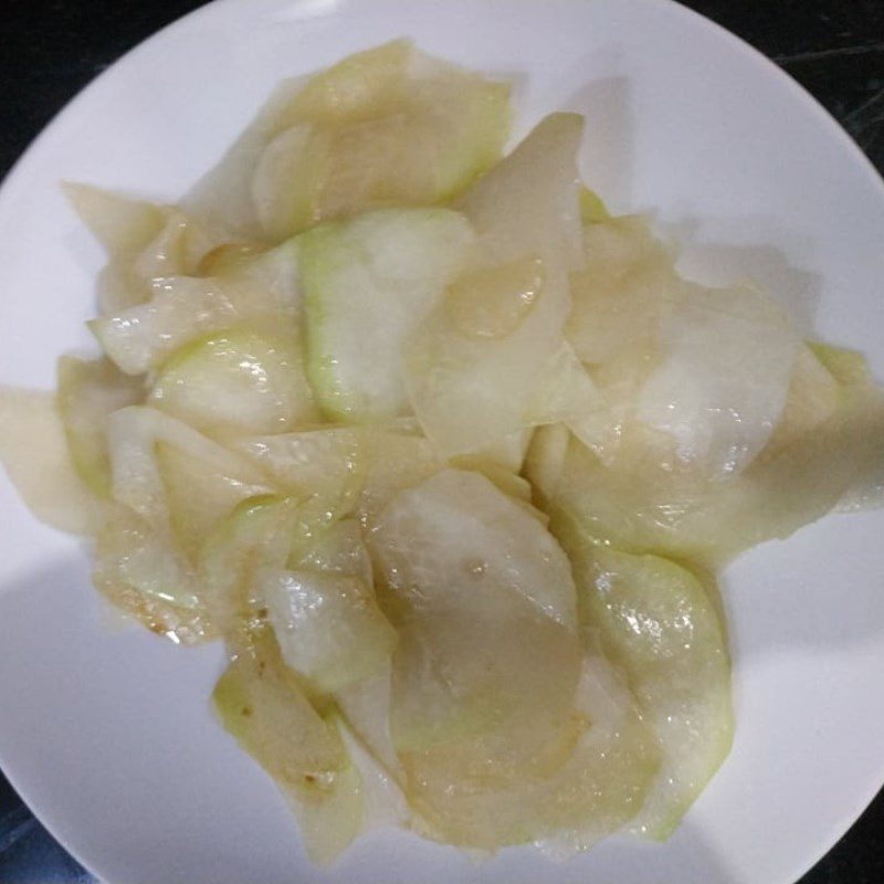 Step 2 Stir-fry kohlrabi Stir-fried kohlrabi with chicken intestines