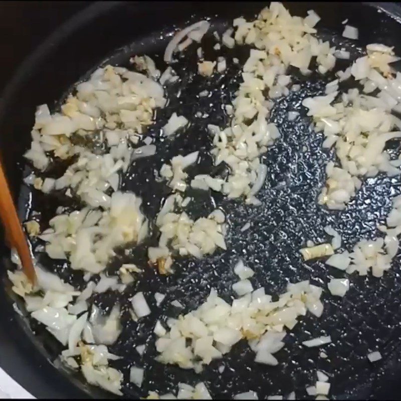 Step 2 Stir-fry beef for pumpkin soup with beef