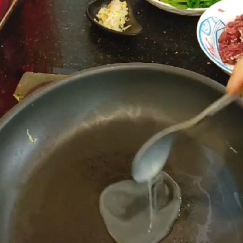 Step 3 Stir-fry the beef Stir-fried papaya with beef