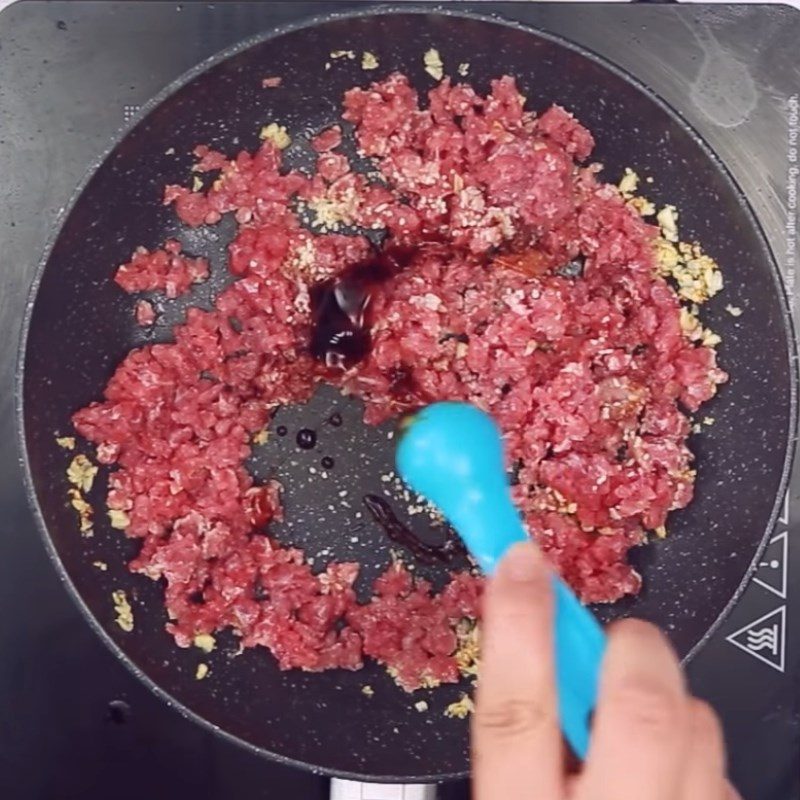 Step 1 Sauté minced beef Beef Cheese Bread