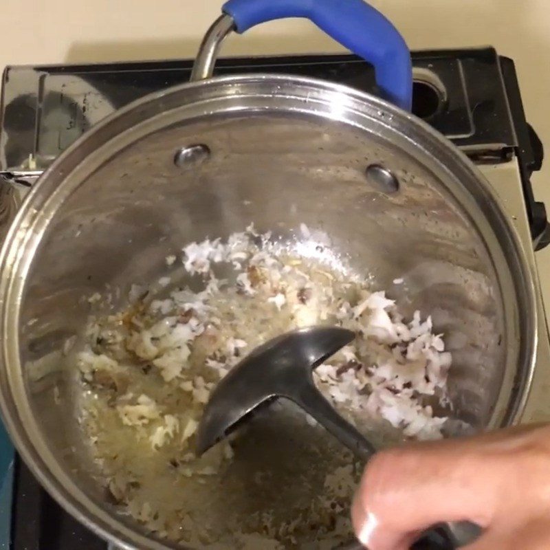 Step 3 Stir-fried mackerel meat with water spinach porridge for baby