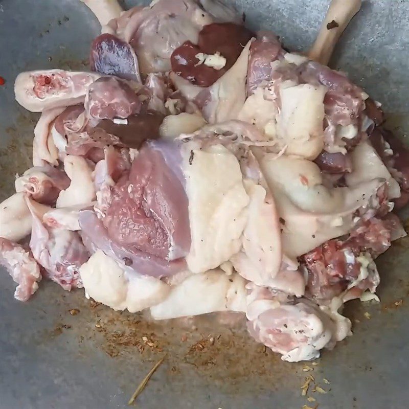 Step 3 Sauté pineapple and duck meat Duck cooked with wild betel leaves