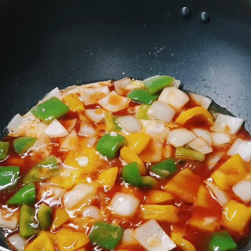 Step 5 Stir-fried meat with sauce and vegetables Pork stir-fried with lychee