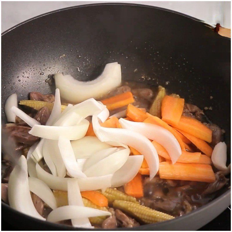 Step 3 Stir-fried chicken heart Chicken heart stir-fried with young corn