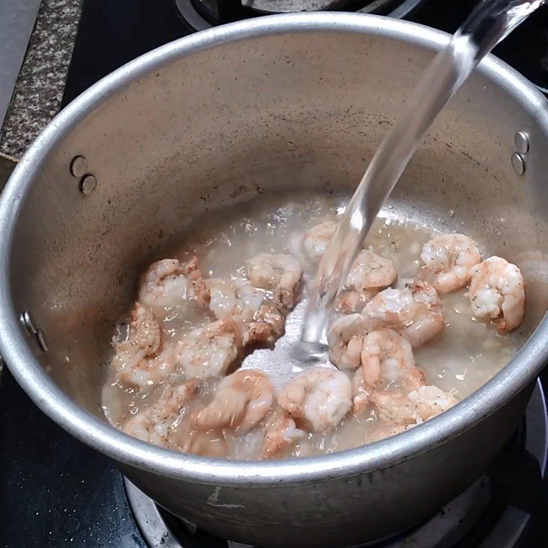 Step 2 Stir-fried shrimp Shrimp porridge with water spinach