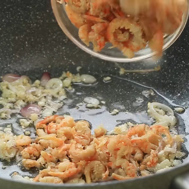 Step 2 Stir-fried dried shrimp Minced meat braised