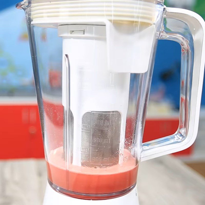 Step 2 Blend watermelon for heart-shaped jelly candy