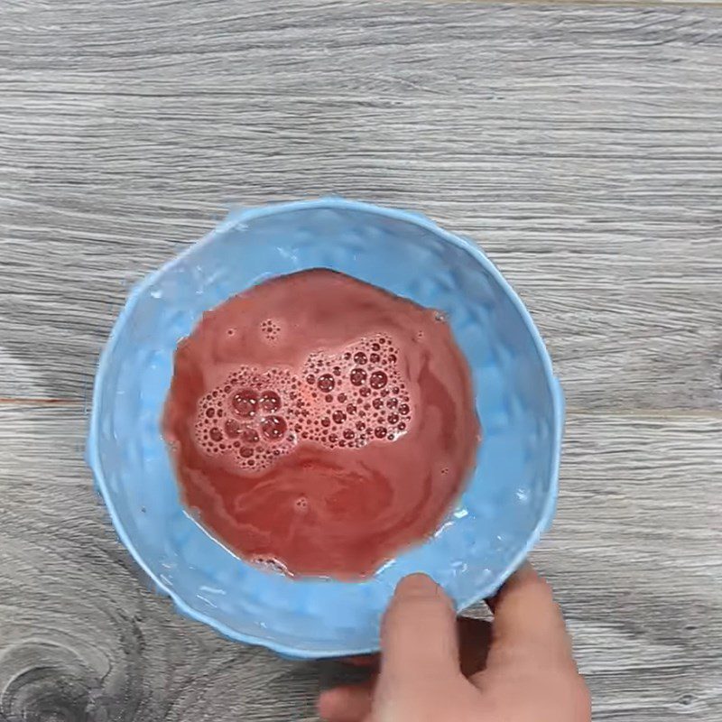 Step 2 Blend watermelon for heart-shaped jelly candy