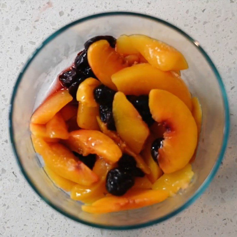 Step 1 Blend the fruit Heart-Shaped Gummy Candy Coated in Sugar