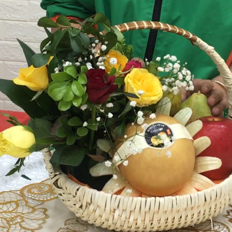 Step 2 Arrange fruits in the flower basket Arrange a fruit basket (various types)