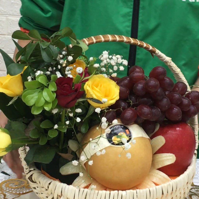 Step 2 Arrange fruits in the flower basket Arrange a fruit basket (various types)