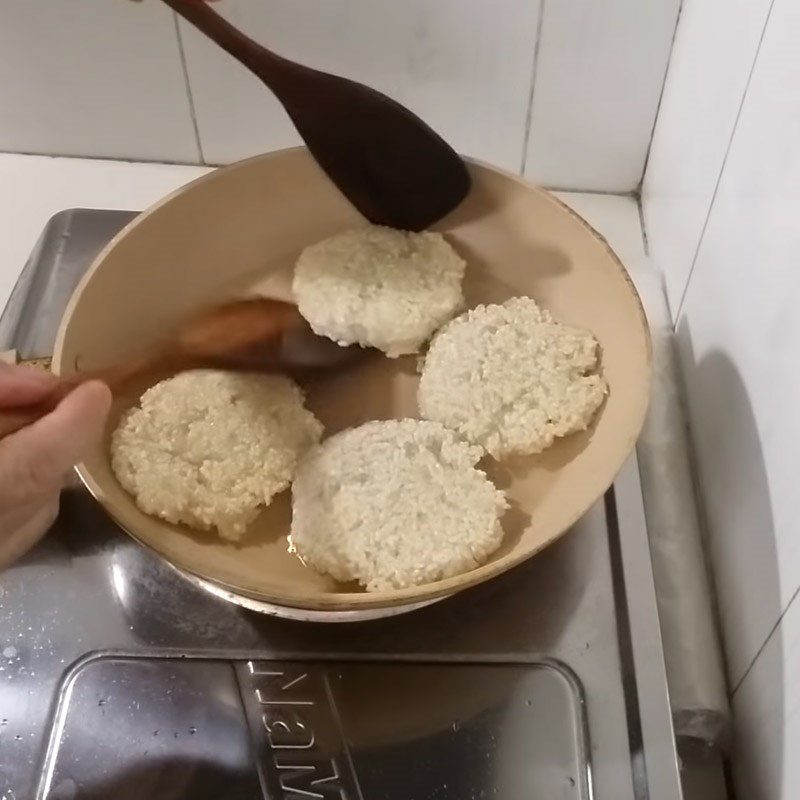 Step 2 Press and fry sticky rice Fried sticky rice with pork floss